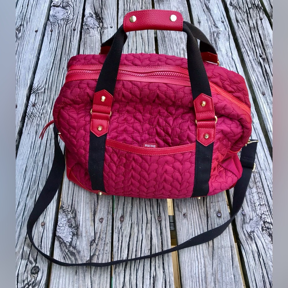 Ladies CYNTHIA ROWLEY Quilted Hearts Puffy Tech Oversized Bag Straps & Handle